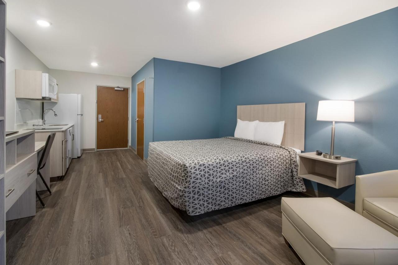 Woodspring Suites Detroit Sterling Heights Eksteriør bilde
