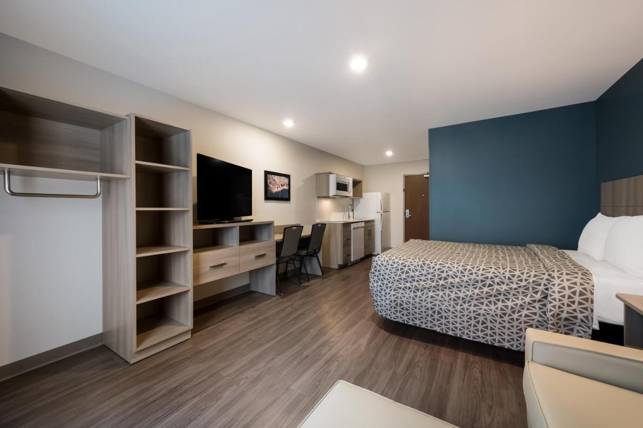 Woodspring Suites Detroit Sterling Heights Eksteriør bilde