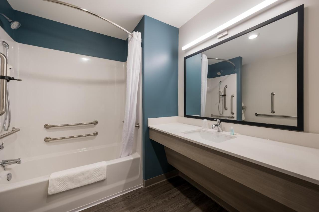 Woodspring Suites Detroit Sterling Heights Eksteriør bilde
