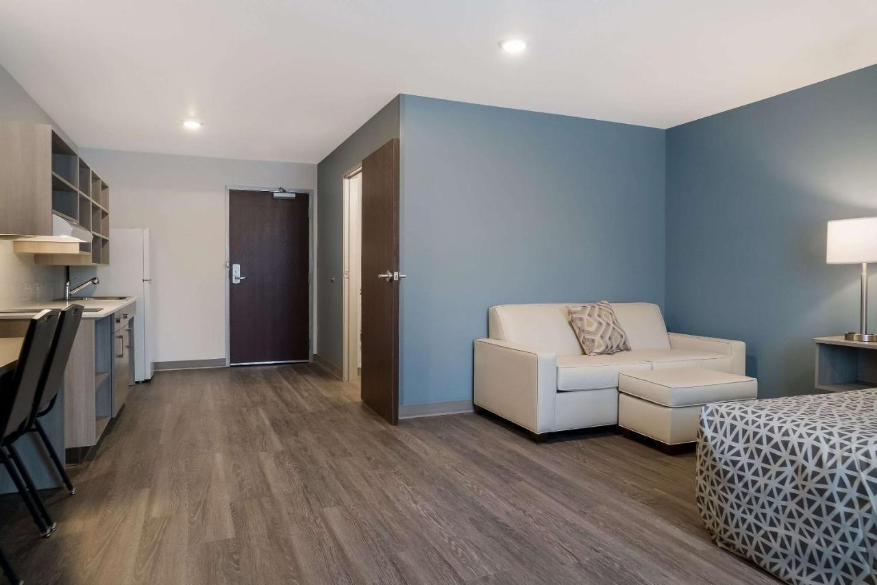 Woodspring Suites Detroit Sterling Heights Eksteriør bilde